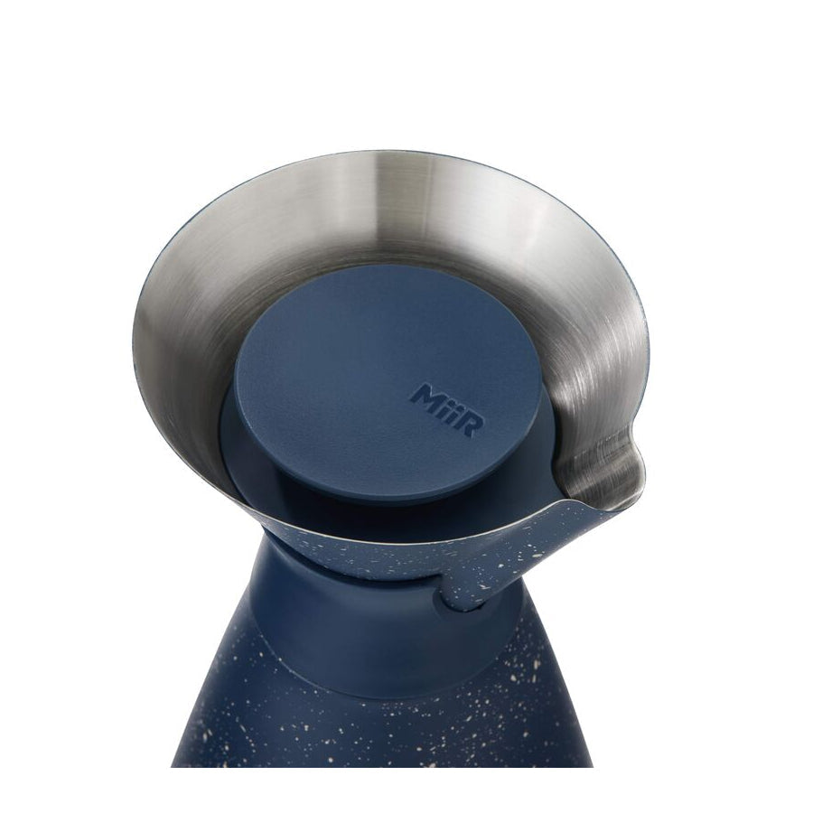 new-standard-carafe-p7 WebPDP-33oz_New_Standard_Carafe_Tidal_Blue_Speckle_Studio__CAR1SVOS225_45_Lid_Off.jpg