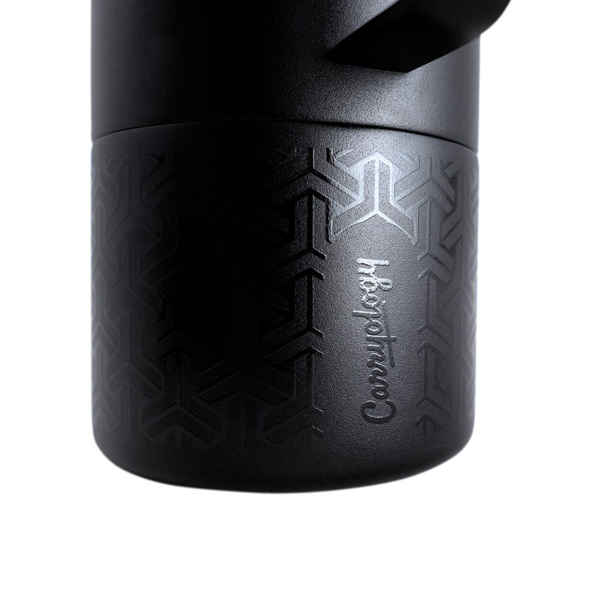 miir-x-carryology-tomo-w4 WebPDP-MiiR_x_Carryology_Tomo_Studio_Closeup__TOM1SV33402_12.10.25.jpg