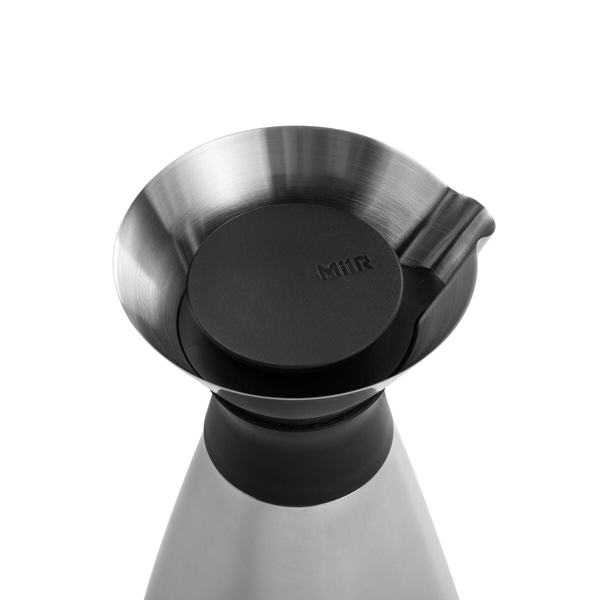 new-standard-carafe-p7 WebPDP-PolishedStainlessCarafe_33oz_SS_StudioX207182024_45degree__CAR1SVOS005.jpg